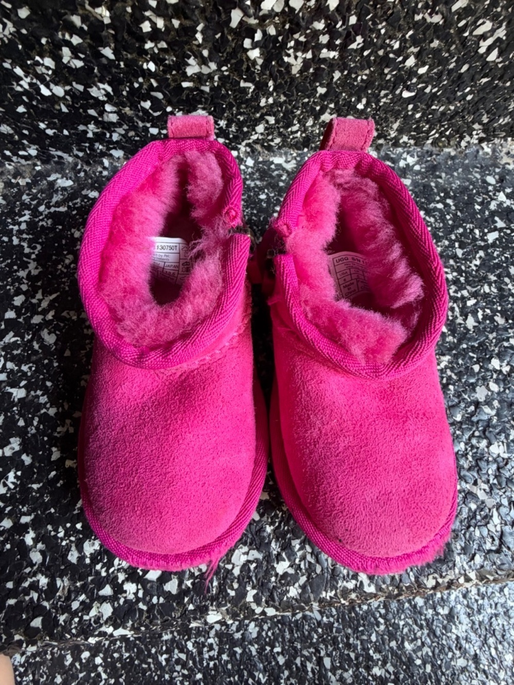 GUC UGG Toddlers' Classic Ultra Mini Size 6